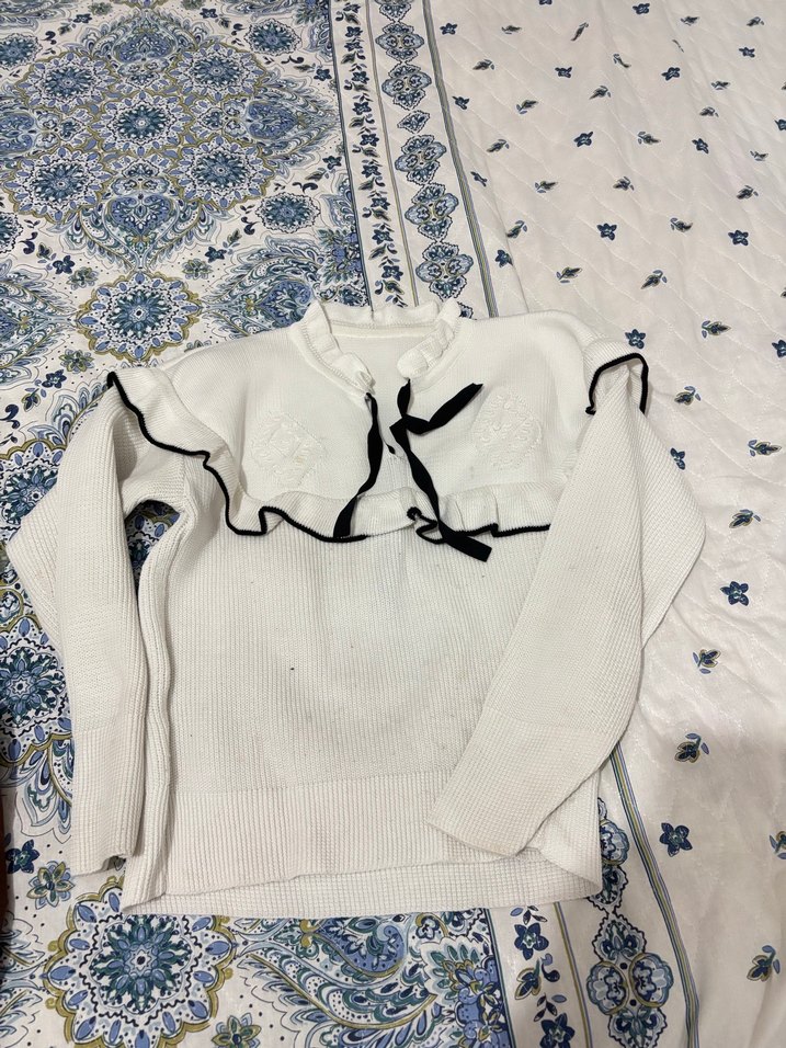 Nakışlı Beyaz Örgü Kadın Kazak - Görsel 2