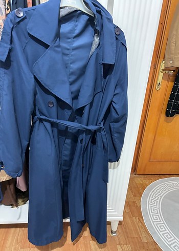 Bej Midi Kadın Trençkot Düğmeli Cepli iki rengide mevcut - Görsel 2