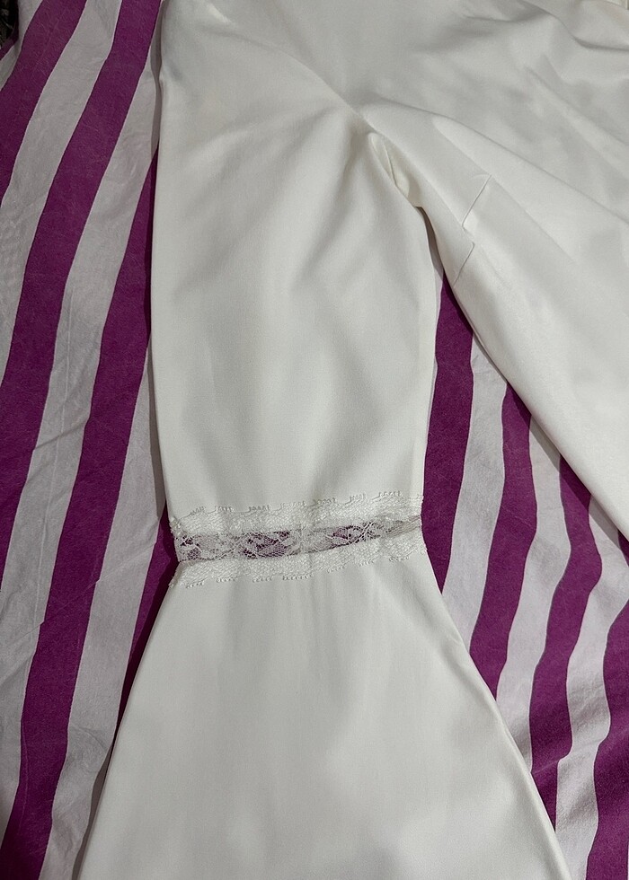 Beyaz gömlek - Görsel 2