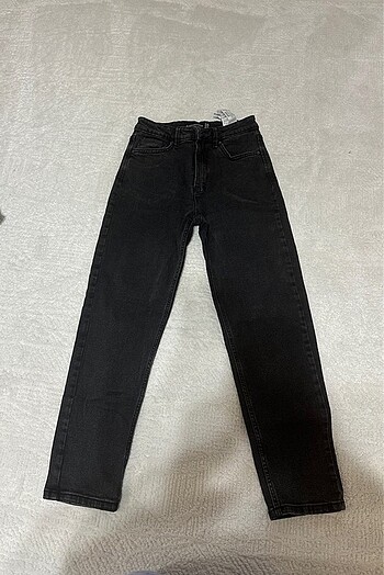 Stradivarius mom Jean