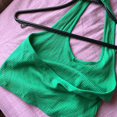 Halter Yaka Crop