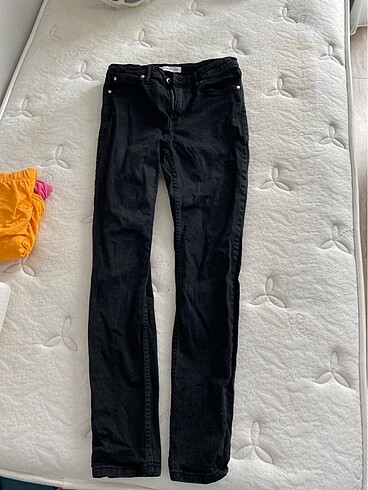 Mango ürünü 40 bedendir ama kalıbı dar oluğ S/ M giyen içi. De u