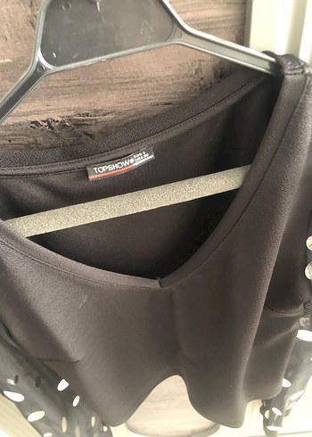 V Yaka Düğmeli Mini Siyah Bluz - Görsel 3