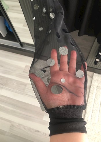 V Yaka Düğmeli Mini Siyah Bluz - Görsel 5