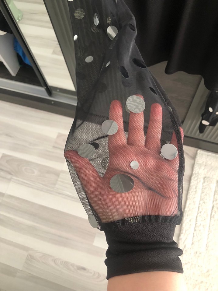 V Yaka Düğmeli Mini Siyah Bluz - Görsel 5