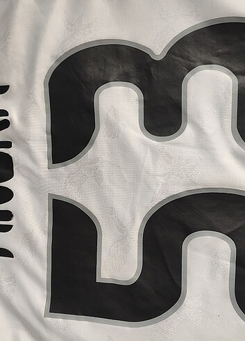 Beşiktaş 2010-2011 Beyaz Forma - Görsel 10