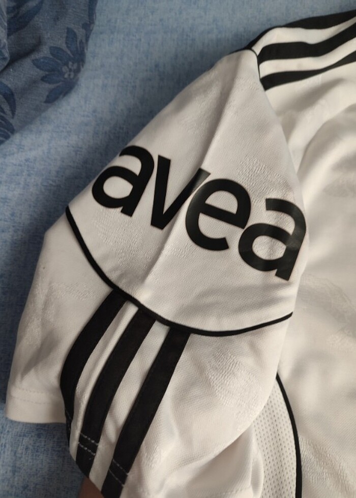 Beşiktaş 2010-2011 Beyaz Forma - Görsel 4