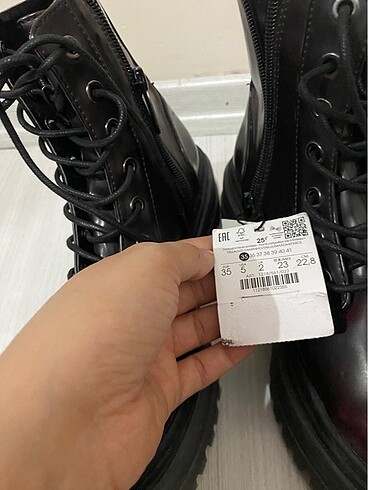 35 Beden bordo Renk Bershka 35 numara etiketli bot