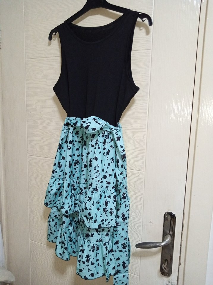 Kolsuz Renkli Elbise - Görsel 2