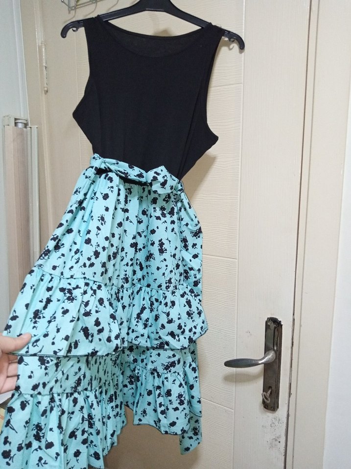 Kolsuz Renkli Elbise - Görsel 3