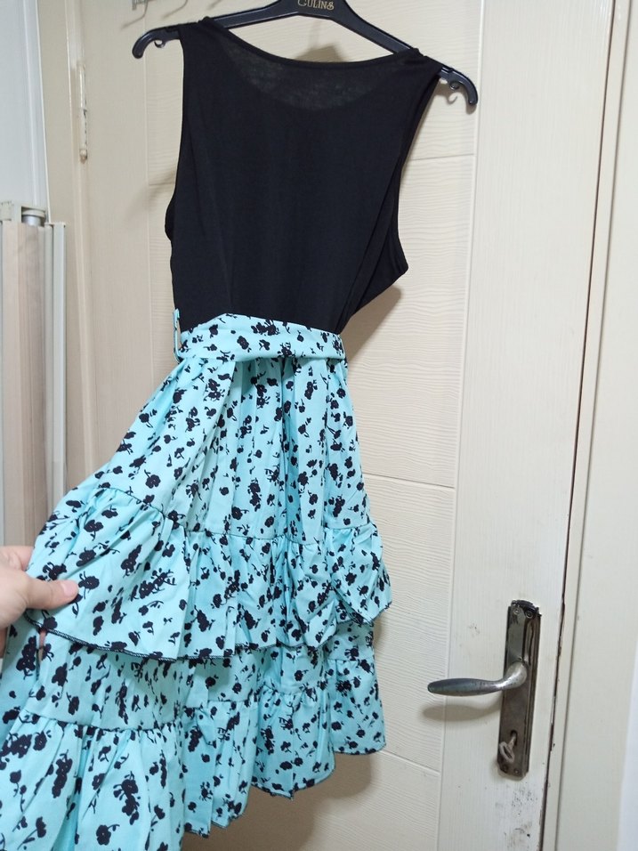 Kolsuz Renkli Elbise - Görsel 5