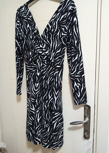 Zebra Desenli Uzun Kollu Siyah Elbise - Görsel 5