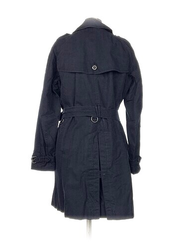 40 Beden Burberry Trenchcoat %70 İndirimli.