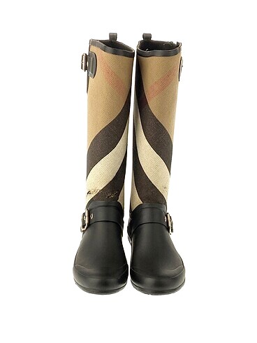 38 Beden Burberry Çizme %70 İndirimli.
