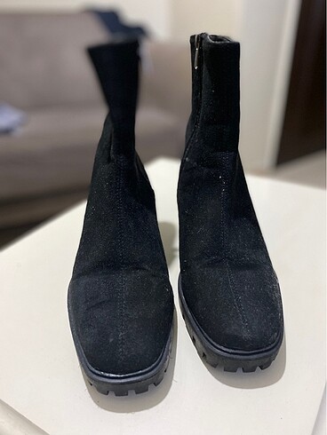 Zara model