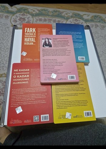 Esra Ezmeci 4 Kitap Seti