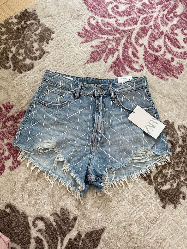 zara high rise taşlı Mini Kot Şort - Görsel 4