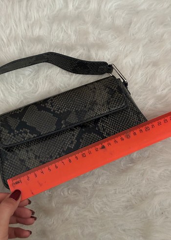 pullbear Yılan Desenli kapaklı Kadın Çanta - Görsel 4