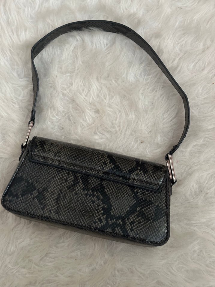 pullbear Yılan Desenli kapaklı Kadın Çanta - Görsel 2