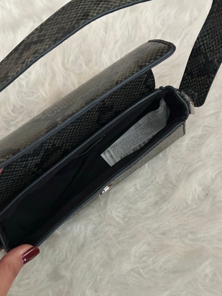 pullbear Yılan Desenli kapaklı Kadın Çanta - Görsel 3