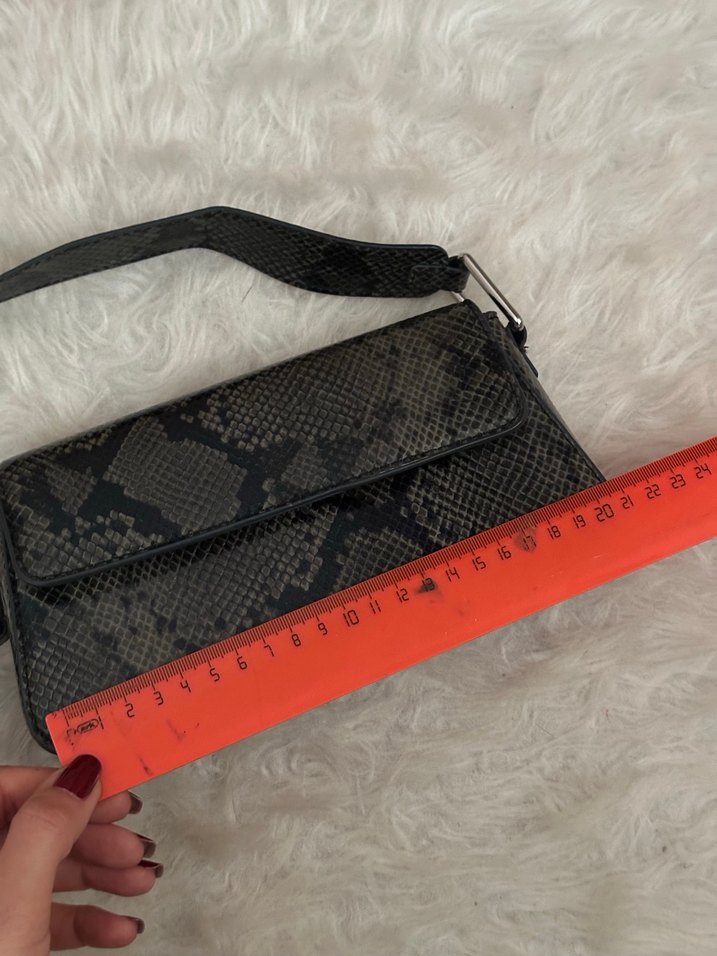 pullbear Yılan Desenli kapaklı Kadın Çanta - Görsel 4