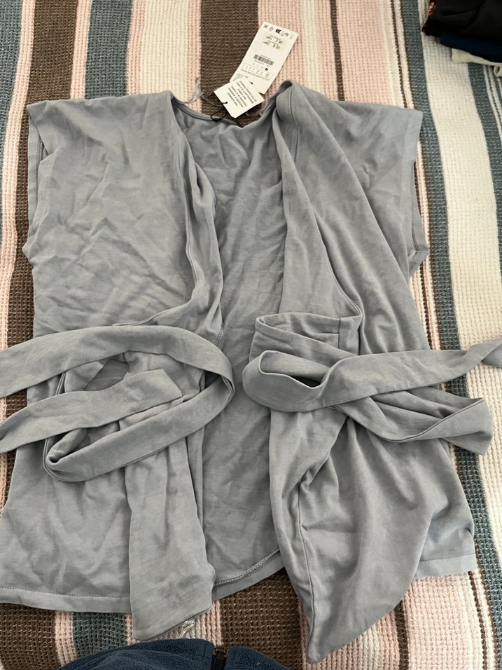 Gri Erkek Rozet - Sokak Stilinde - Görsel 2