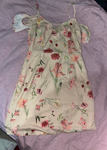 Çiçekli bej elbıse - Görsel 2