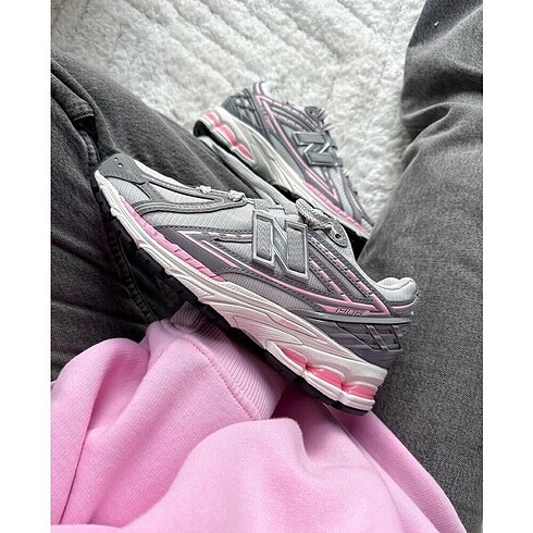 38 Beden New Balance 1906 Pink