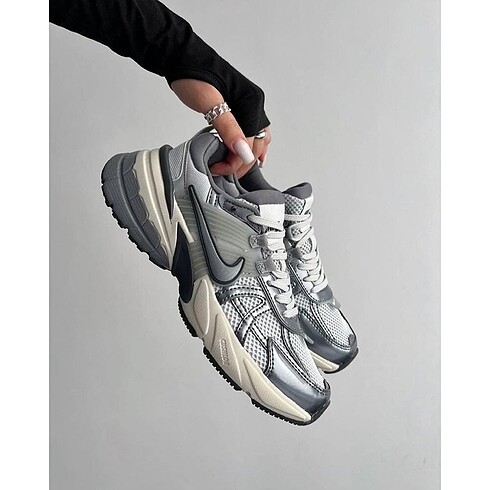 Nike V2K Run White Black
