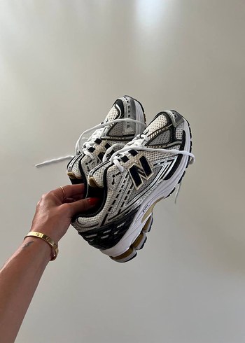 New Balance New Balance 1906R Black&Gold