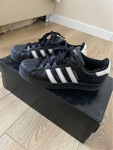 36 Beden siyah Renk Adidas süperstar ayakkabı orijinal