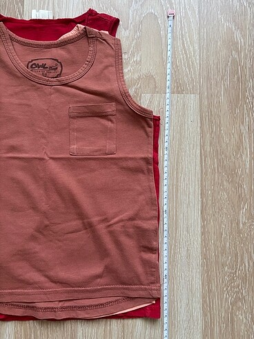 4 Yaş Beden 4 adet kolsuz tshirt