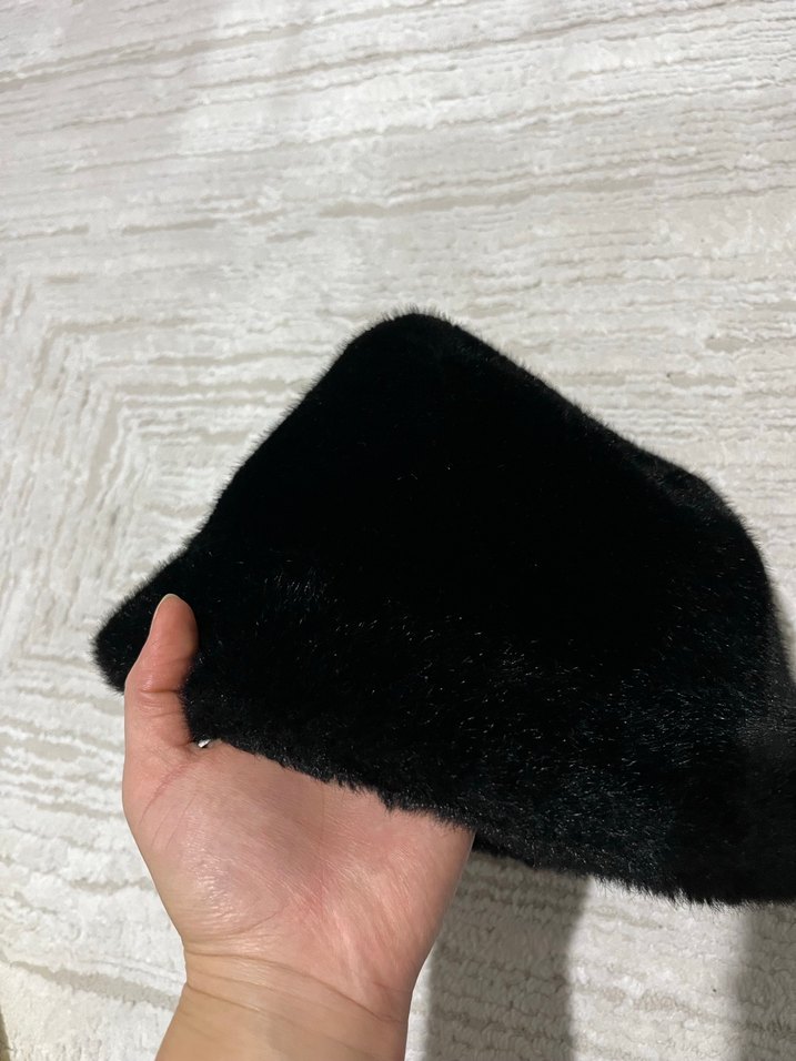 Siyah Kürklü Kadın Şapka - Görsel 5