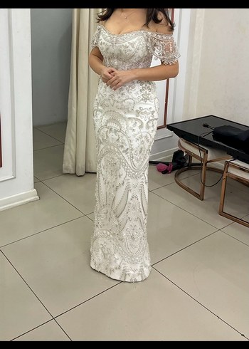 Dantel İşlemeli Straplez Uzun Beyaz Nişan Elbisesi - Görsel 2