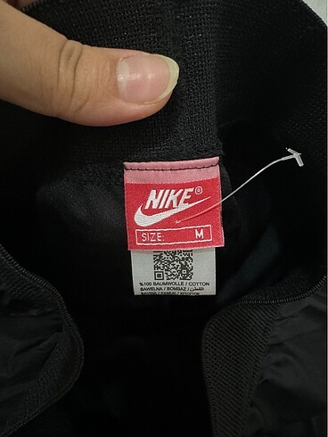 m Beden siyah Renk Nike bayan şort