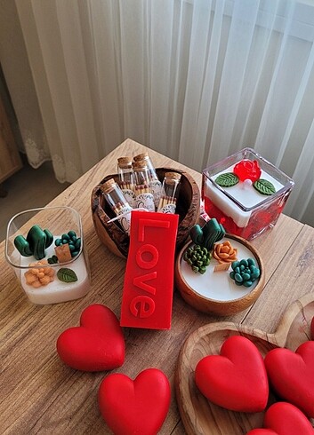  Beden kırmızı Renk LOVE MUM 