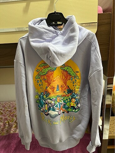 Pull and Bear Rick and morty sweatshirt
