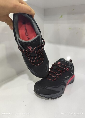 39 Beden siyah Renk 1500 TL ACİL 39 NUMARA