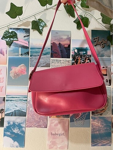 Pembe hediyeli çanta