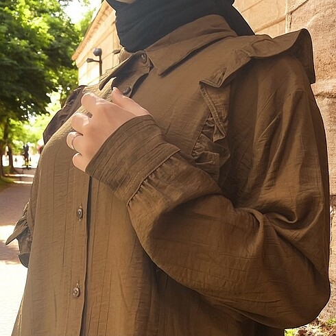 Bershka Omuz fırfır detaylı tunik