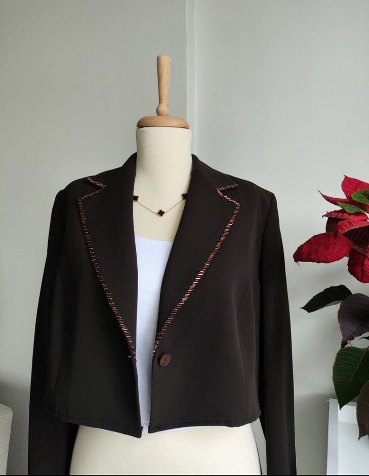 Zincir Detaylı Siyah Uzun Kadın Blazer - Görsel 3