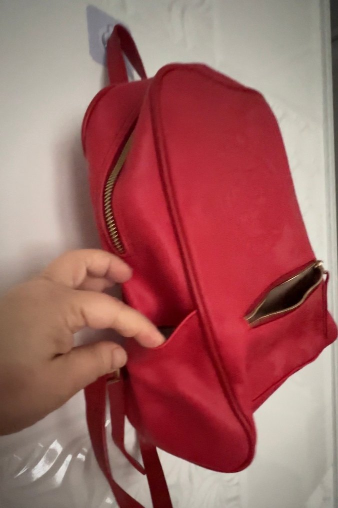 Kırmızı sırt çantası - Görsel 5