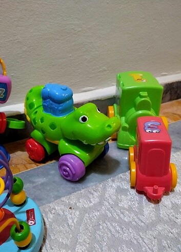Fisher Price 0-2 yaş oyuncak karışık