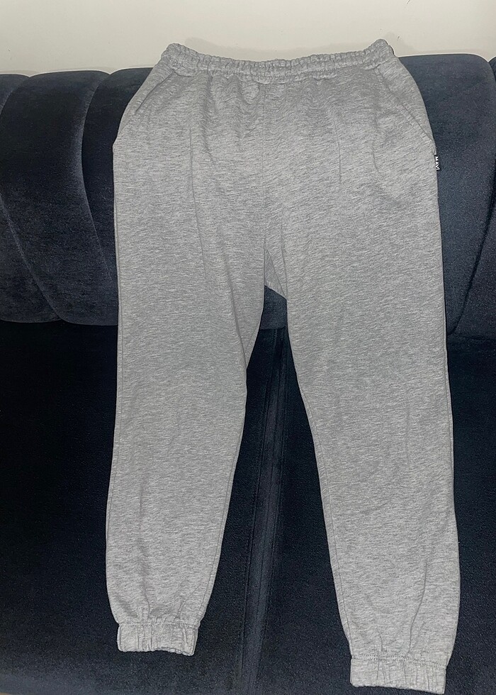 Mavi jeans gri eşofman altı - Görsel 2