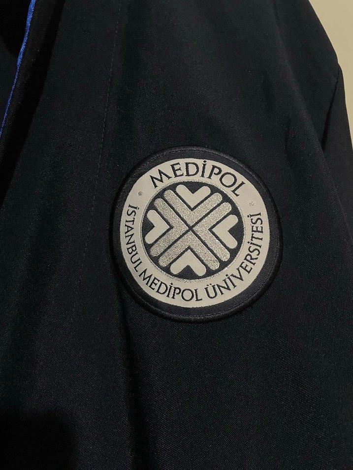 Medipol Üniversitesi cübbe - Görsel 2