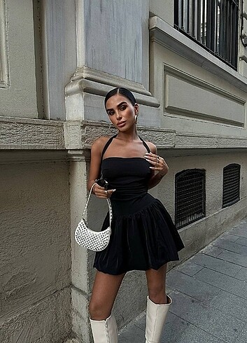 s Beden siyah Renk Sırt dekolteli elbisemiz