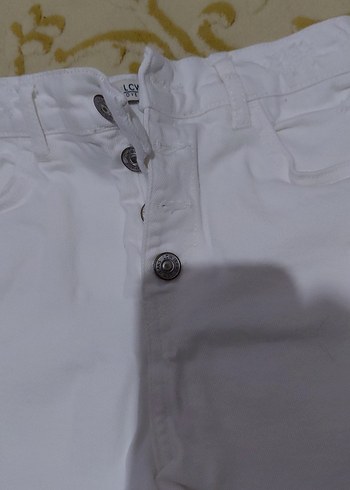 Düğmeli Beyaz Mini Kadın Kot Şort - Görsel 4