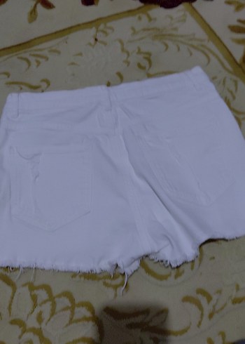 Düğmeli Beyaz Mini Kadın Kot Şort - Görsel 2