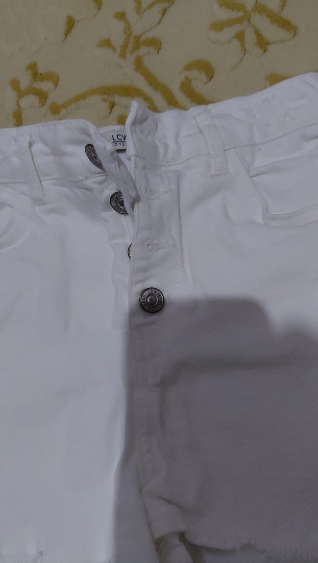 Düğmeli Beyaz Mini Kadın Kot Şort - Görsel 4