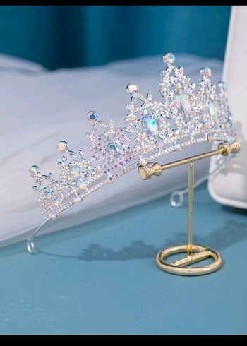 Beyaz Payetli Taç - Görsel 3